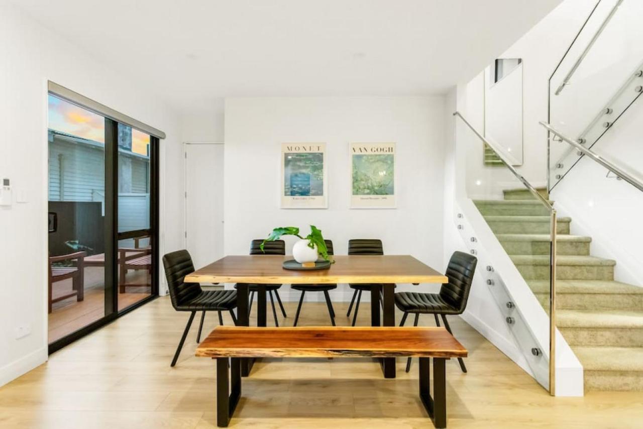 Pristine Modern - Netflix - Heatpump Auckland