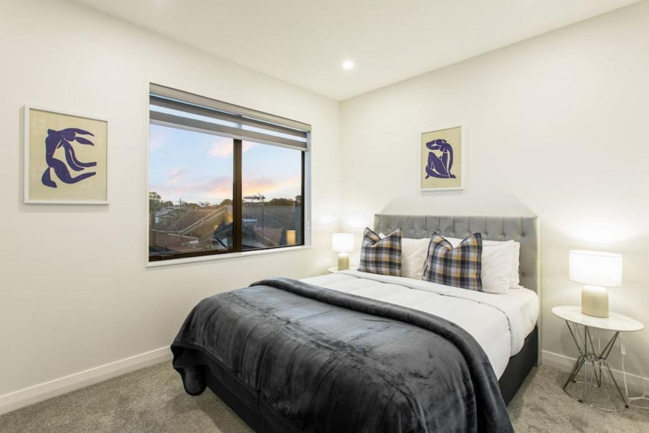 Pristine Modern - Netflix - Heatpump Auckland
