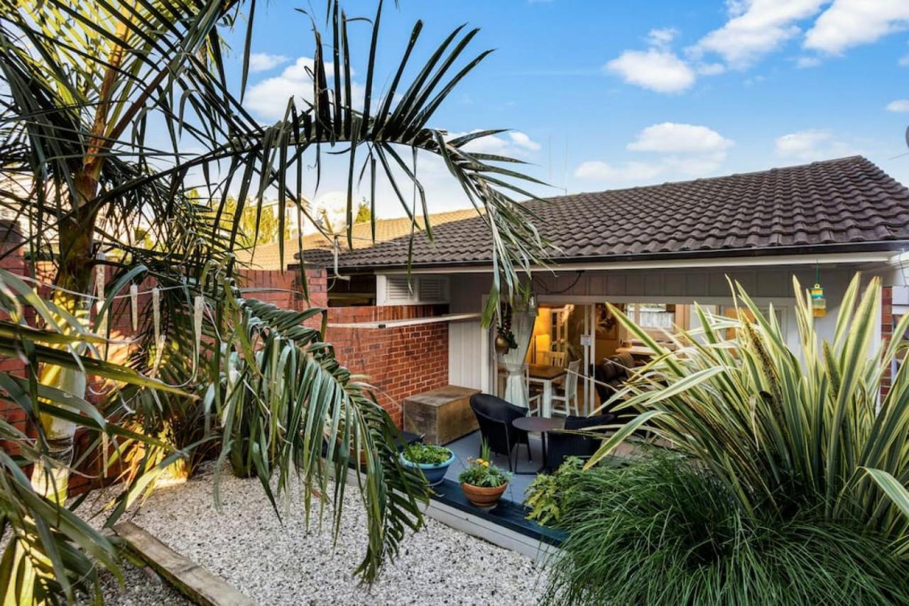 Flora And Fauna Unit With Garden And Deck