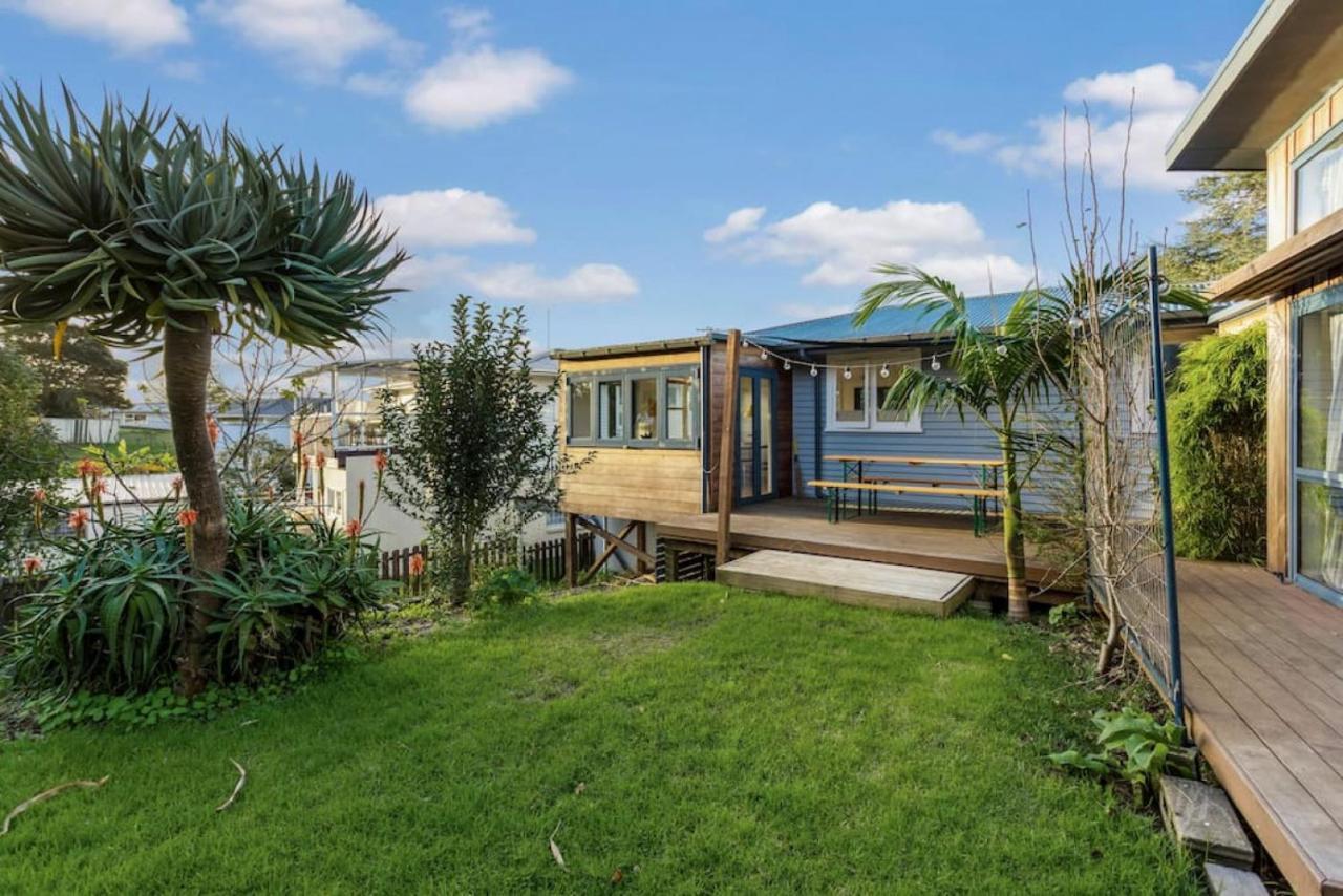 Hollys Abode With Piano And Deck * Auckland