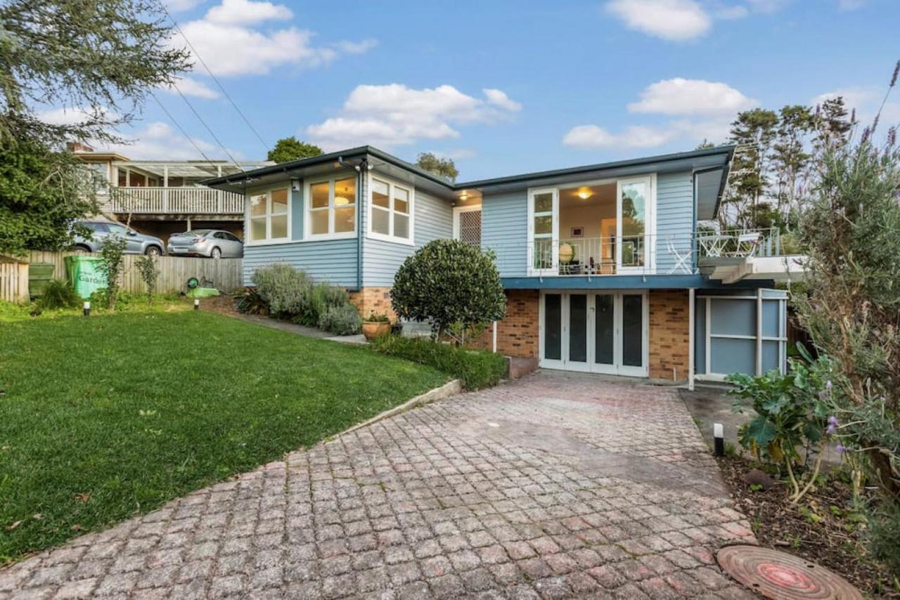 Hollys Abode With Piano And Deck *