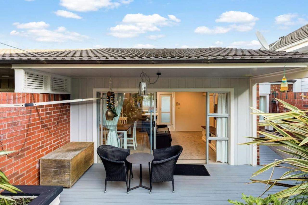 Flora And Fauna Unit With Garden And Deck Holiday home *
