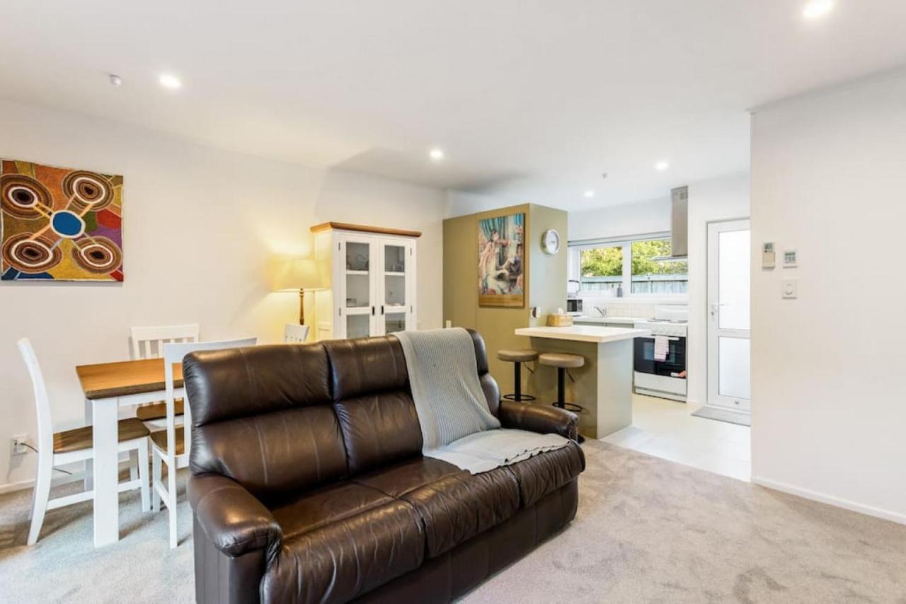 Flora And Fauna Unit With Garden And Deck Holiday home *