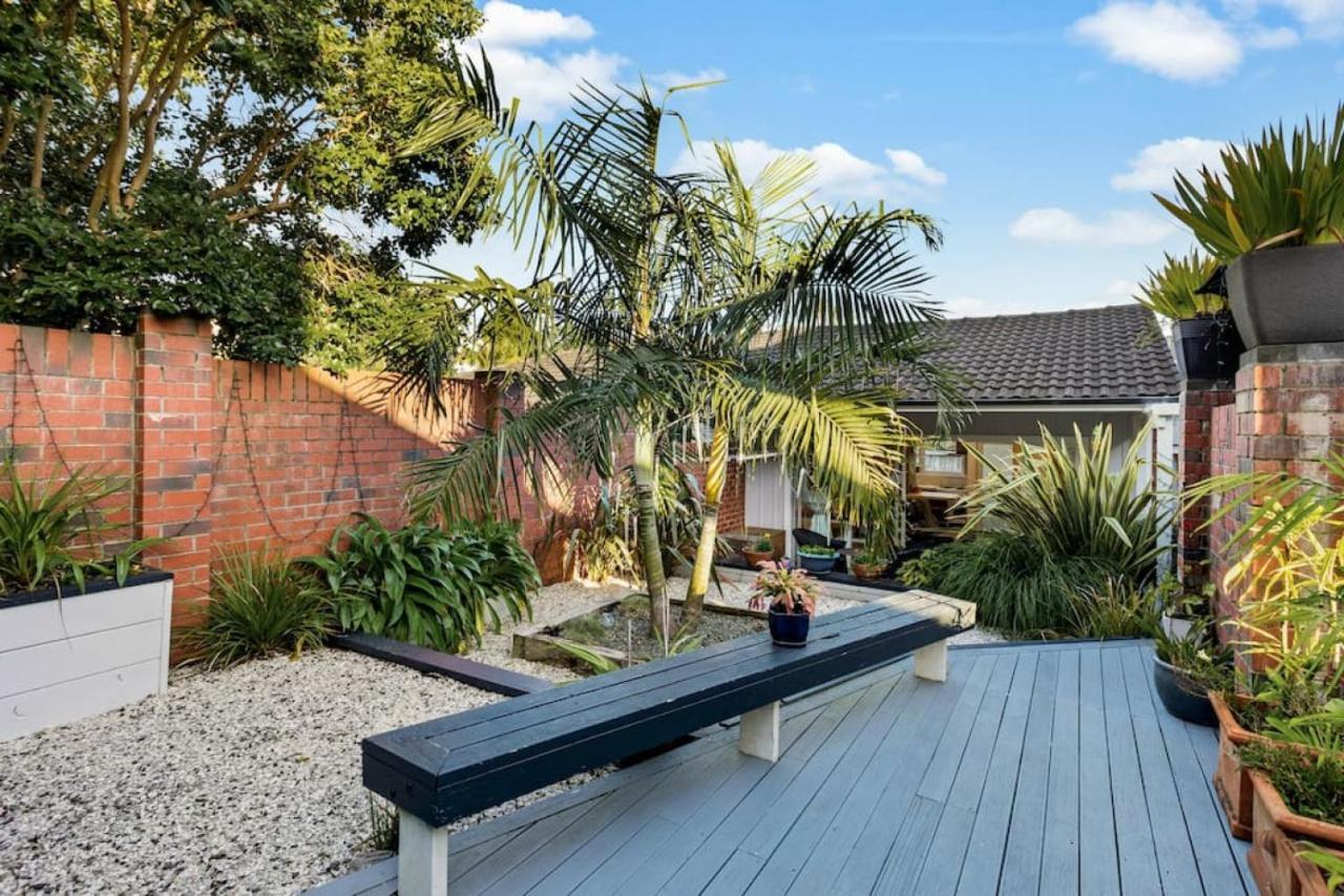 Flora And Fauna Unit With Garden And Deck Holiday home *