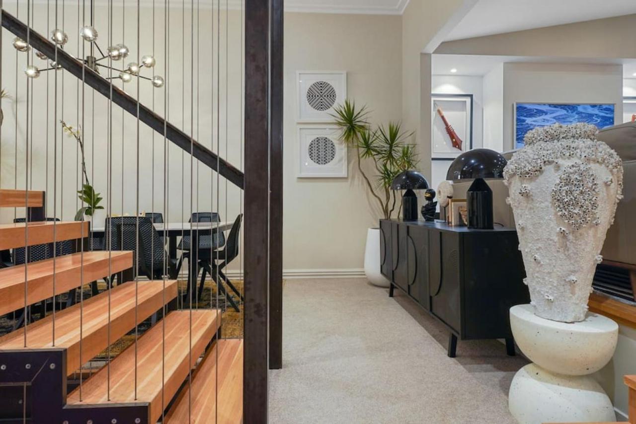 Elite Retreat Ponsonby With Parking And Deck