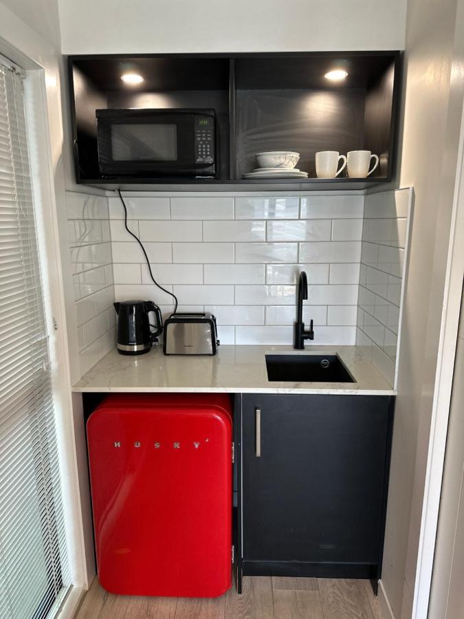66 Express Luxury In New Market