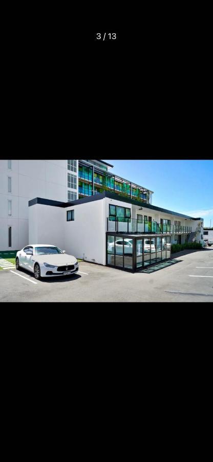66 Express Luxury In New Market *