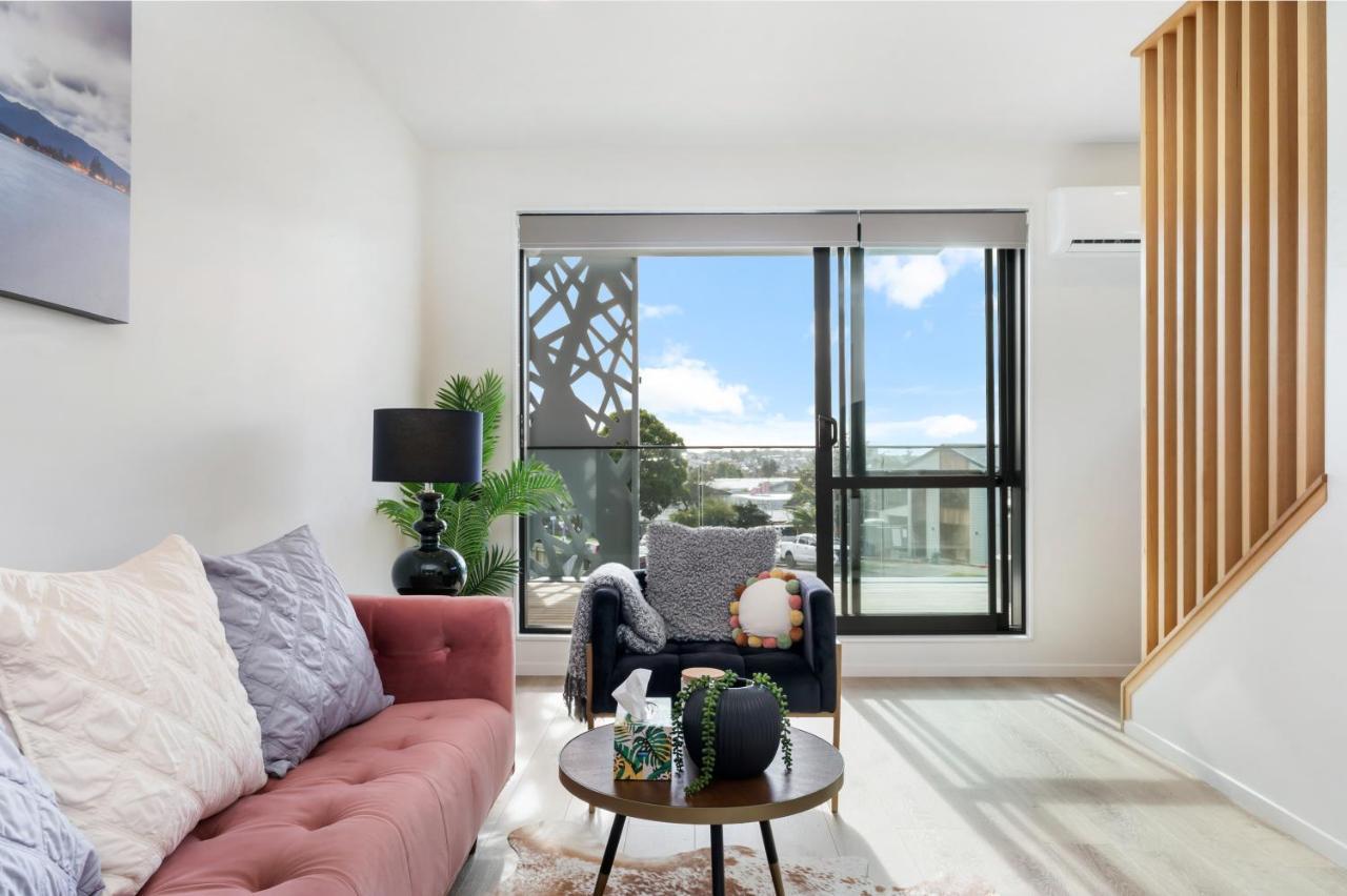 Apartment Your Away From Located Near Cbd Auckland
