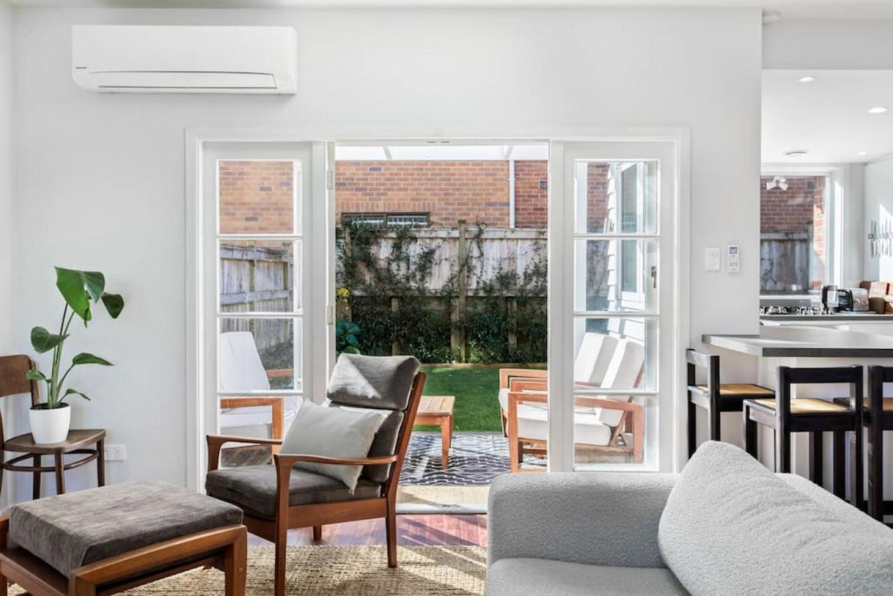 Holiday home Renovated Character - Wifi & Netflix Auckland