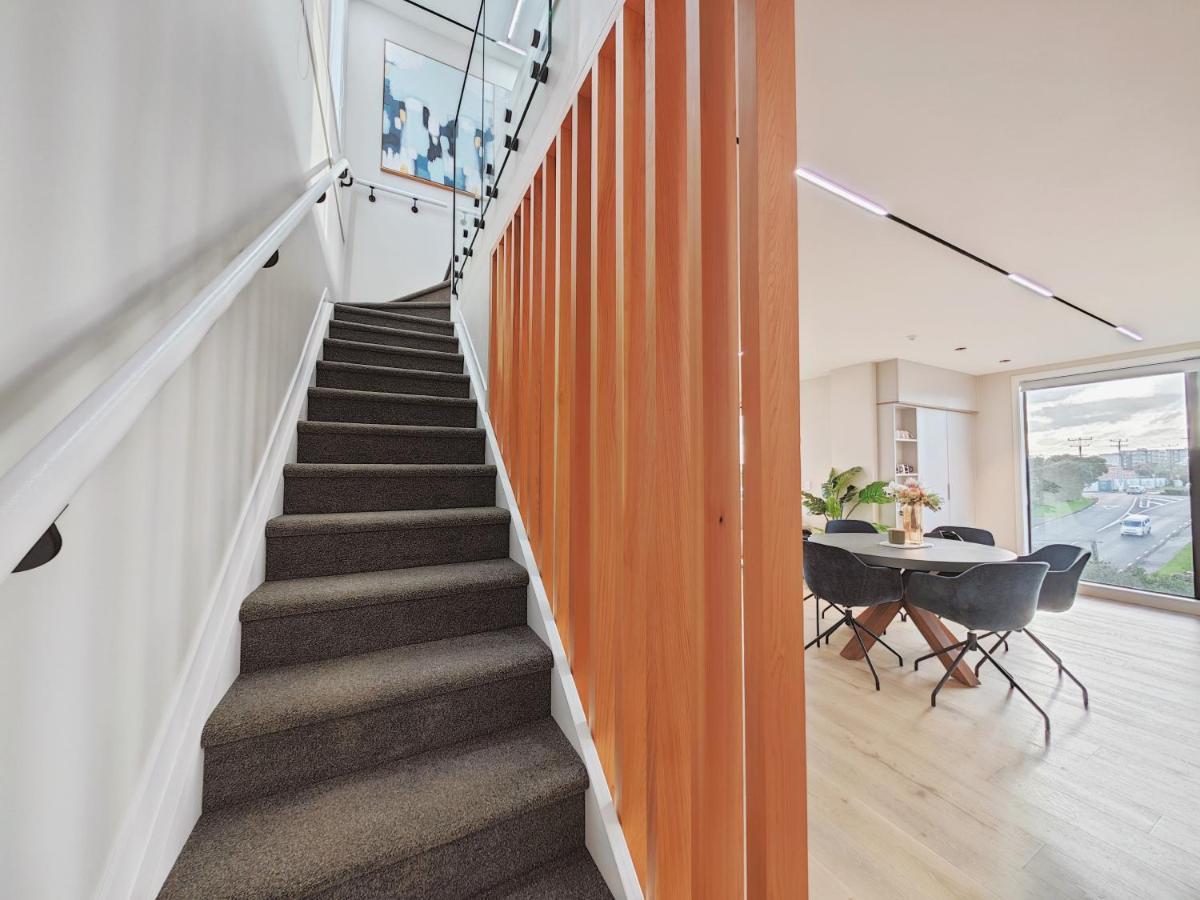 Takapuna Brand New 3 Bedrooms Apartment *