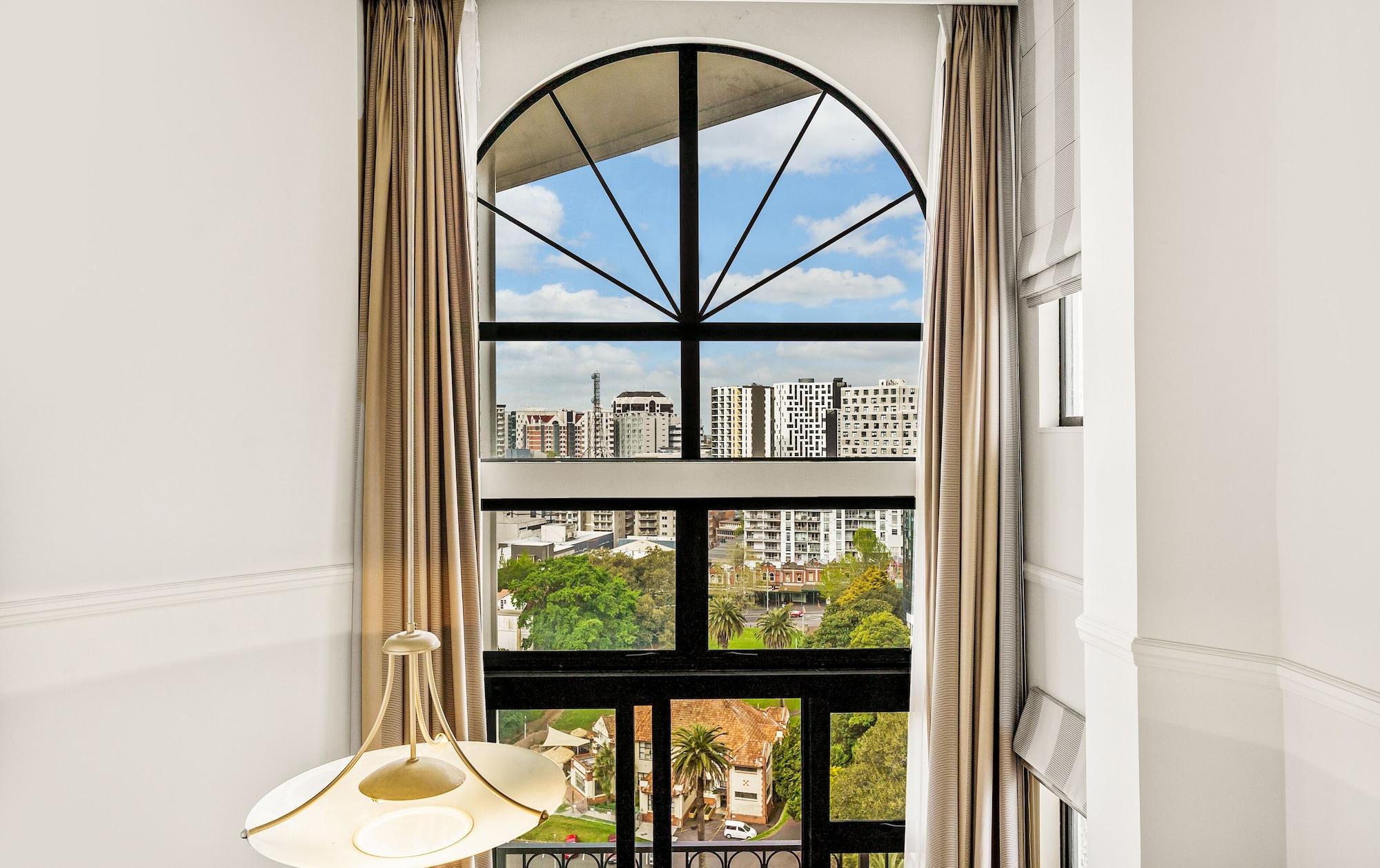 Parkside & Hotel