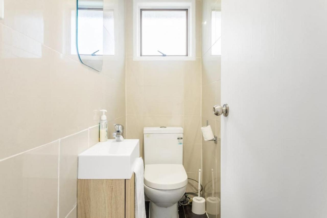 Homespun Haven 4 Bedroom With Parking And Patio Auckland