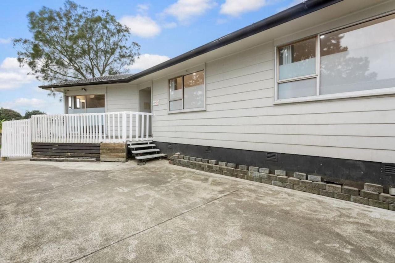 Holiday home Homespun Haven 4 Bedroom With Parking And Patio *