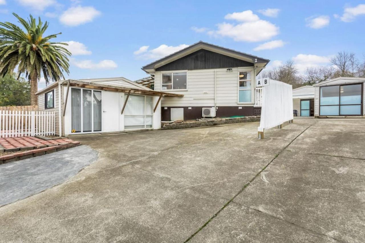 Homespun Haven 4 Bedroom With Parking And Patio Auckland