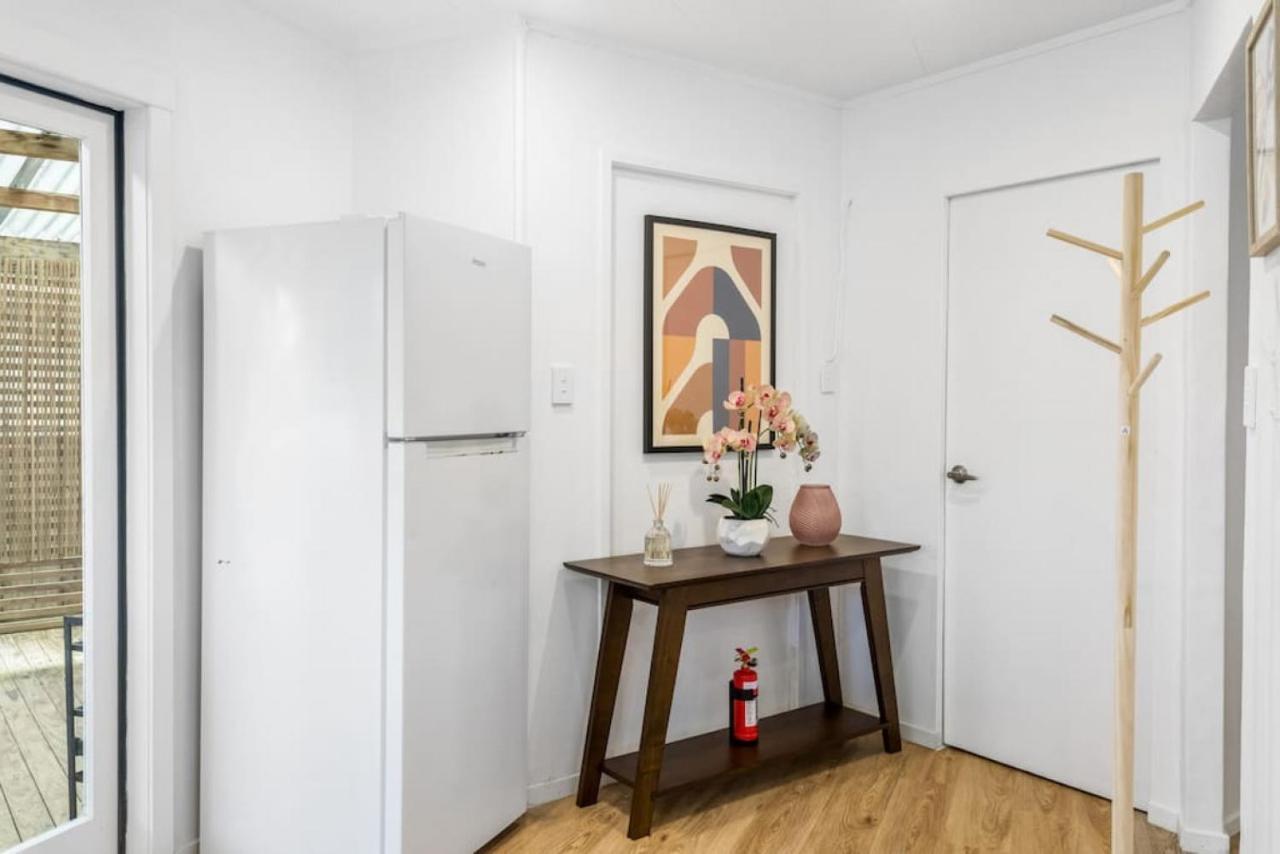 Homespun Haven 4 Bedroom With Parking And Patio * Auckland