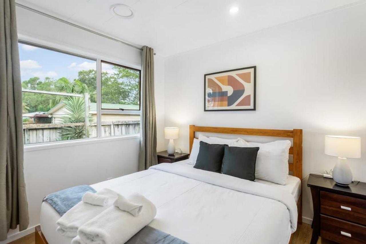 Homespun Haven 4 Bedroom With Parking And Patio *