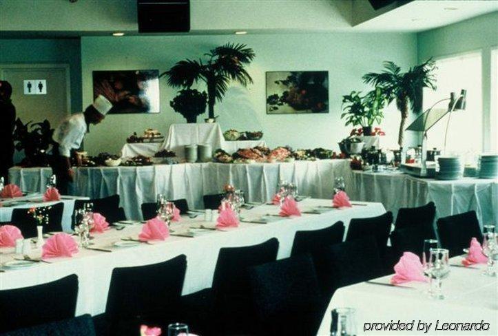 Manukau & Conference Centre Hotel 3*