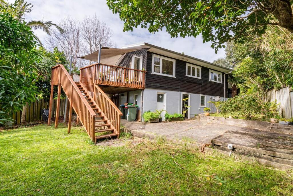 Large With Ensuite In Leafy Surrounds