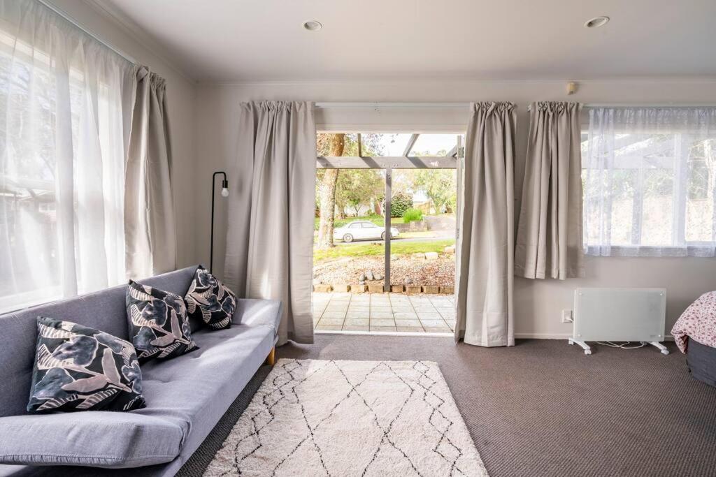 Large With Ensuite In Leafy Surrounds *