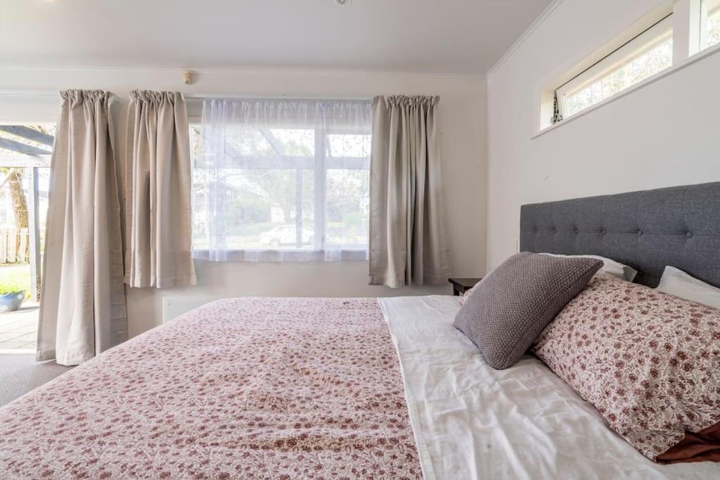 Homestay Large With Ensuite In Leafy Surrounds Auckland