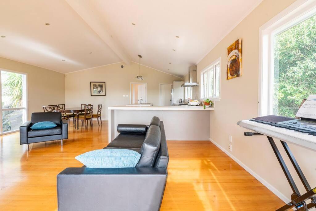 Large With Ensuite In Leafy Surrounds *