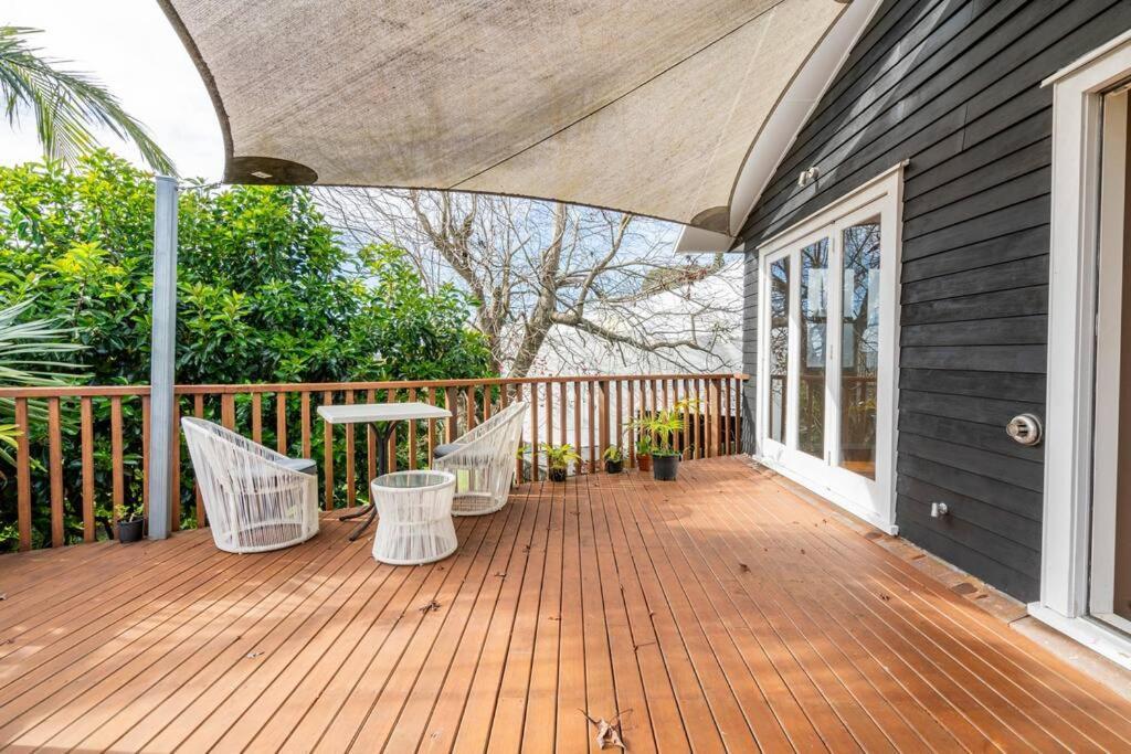 Homestay Large With Ensuite In Leafy Surrounds *