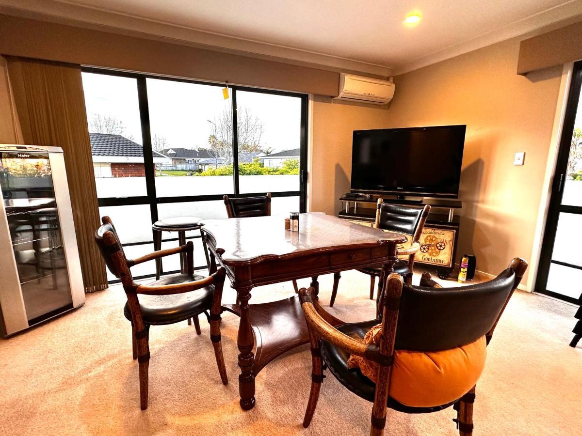 West Harbour White House Holiday home *