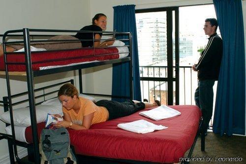 Street Hostel *
