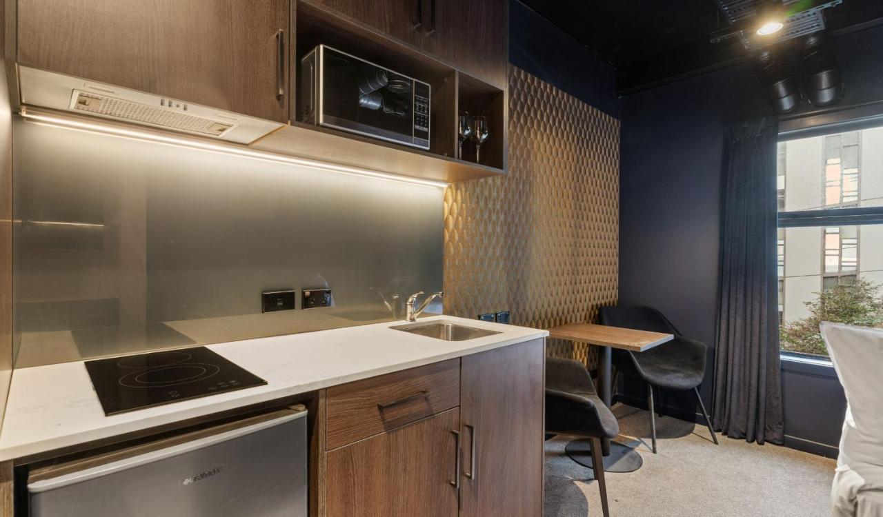 Abstract Hotel 4*