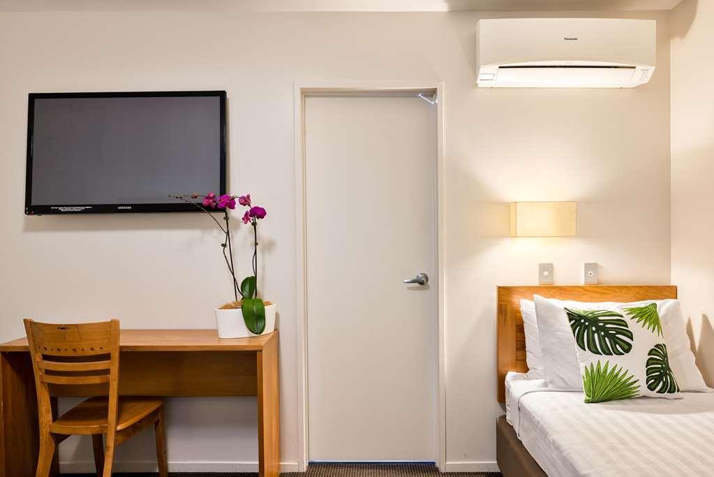 Western Newmarket & Motel 4*