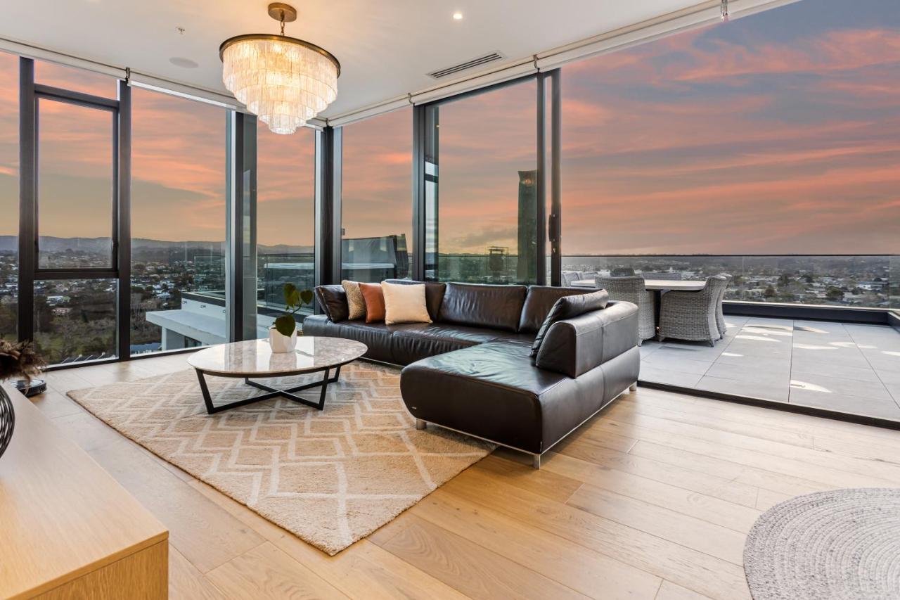 Apartment Pacific Tower Penthouse