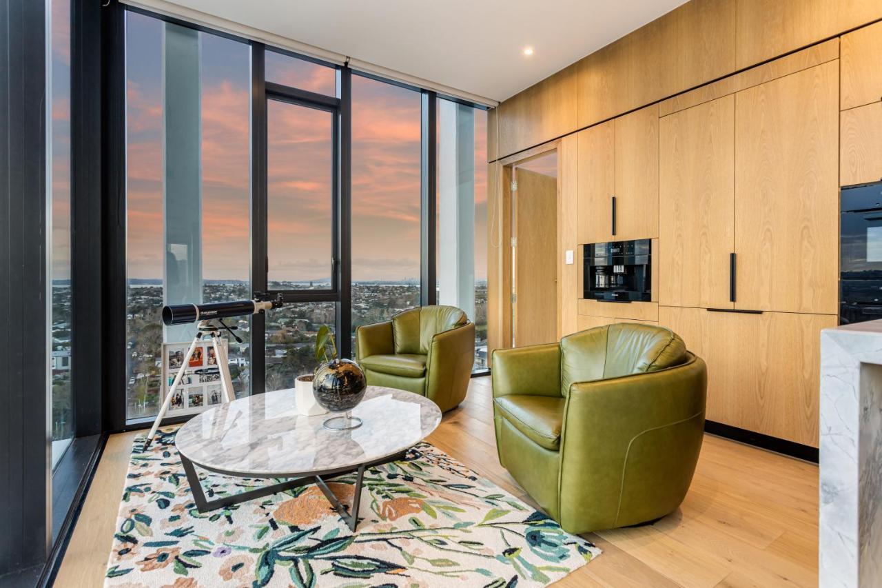 Pacific Tower Penthouse Apartment