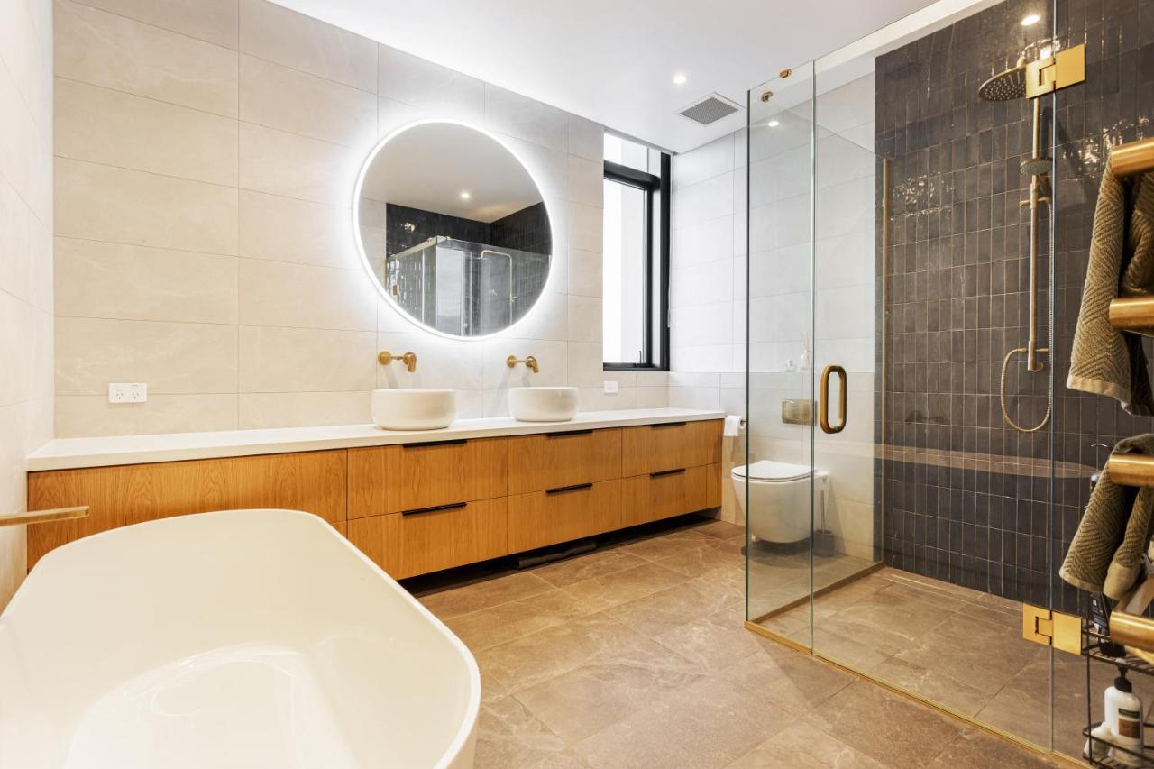 Apartment Pacific Tower Penthouse *