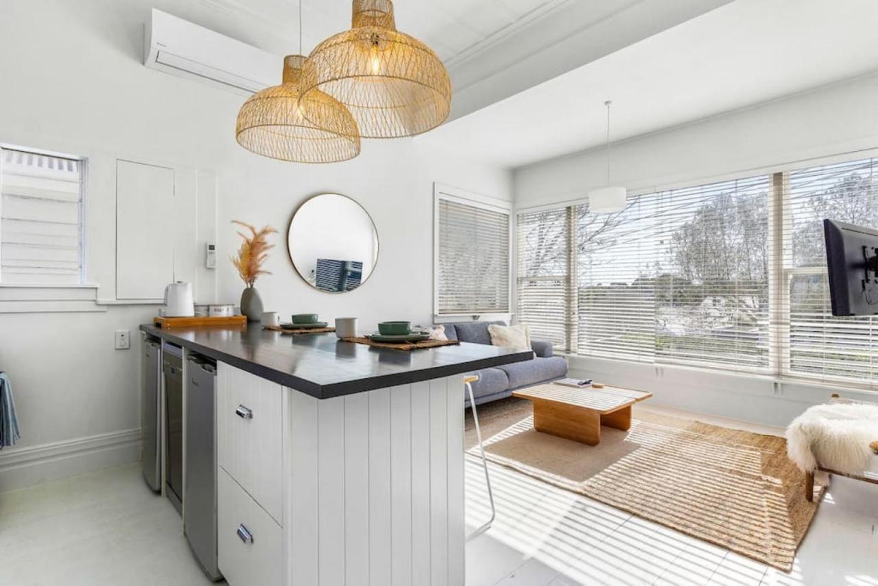 Stylish And Sunny 2 Beds In Grey Lynn * Auckland