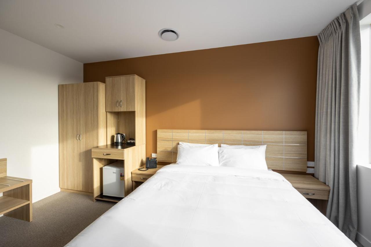 Manha Airport Hotel 3*
