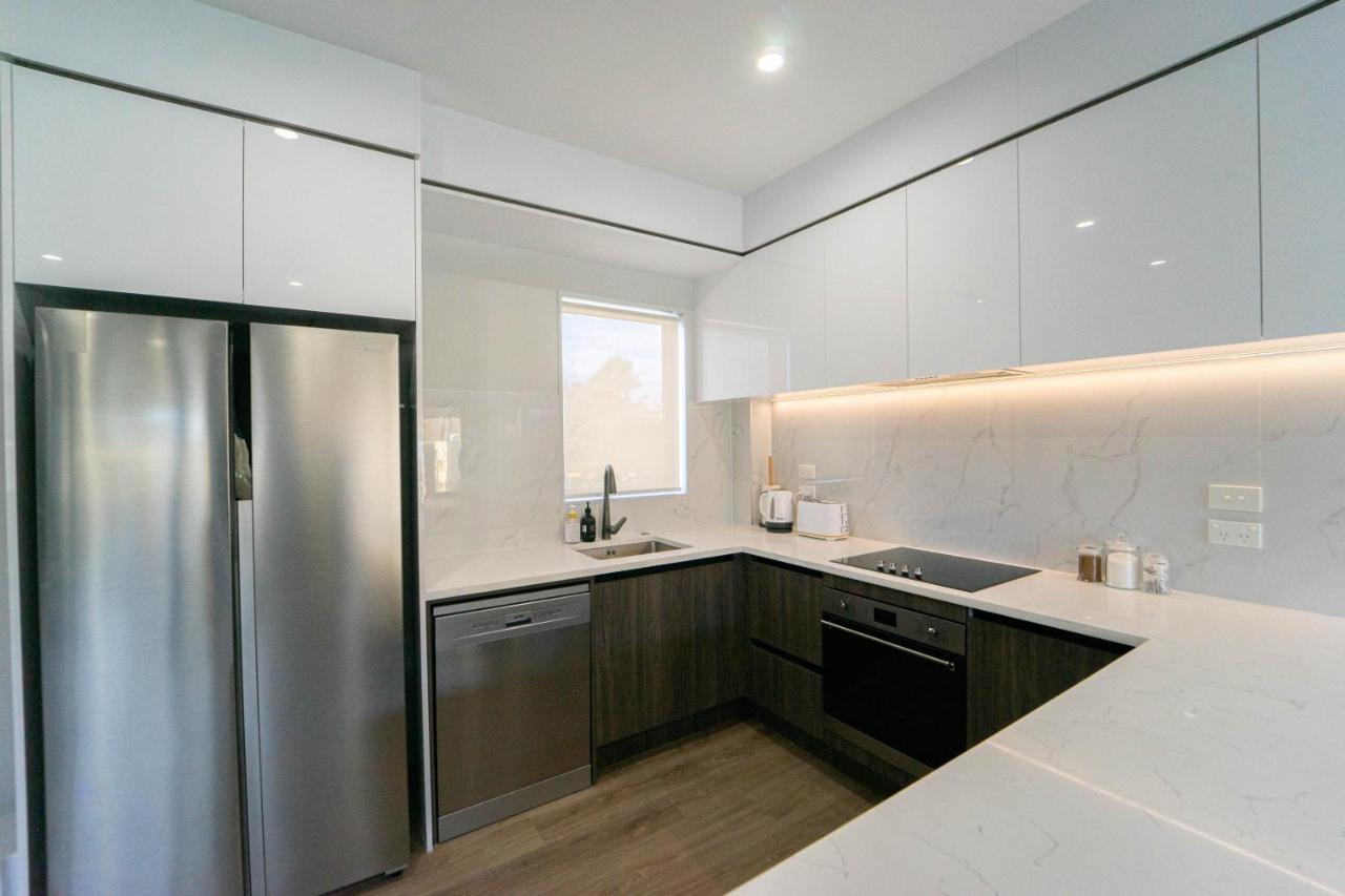 Modern Sunnyhills Town House Holiday home Auckland