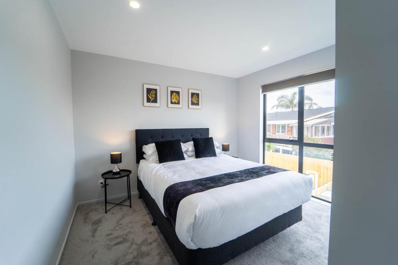 Modern Sunnyhills Town House