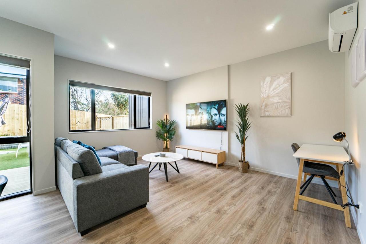 Modern Sunnyhills Town House *