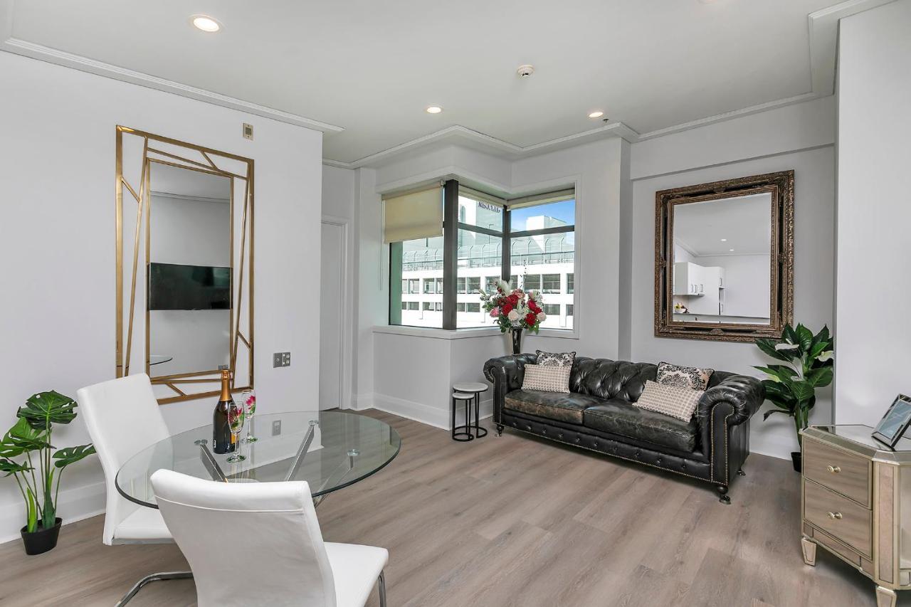 Penthouse Viaduct Haven Apartment
