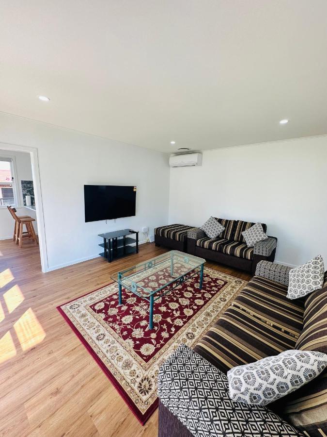 Spacious 4 Bedroom House In Manukau *