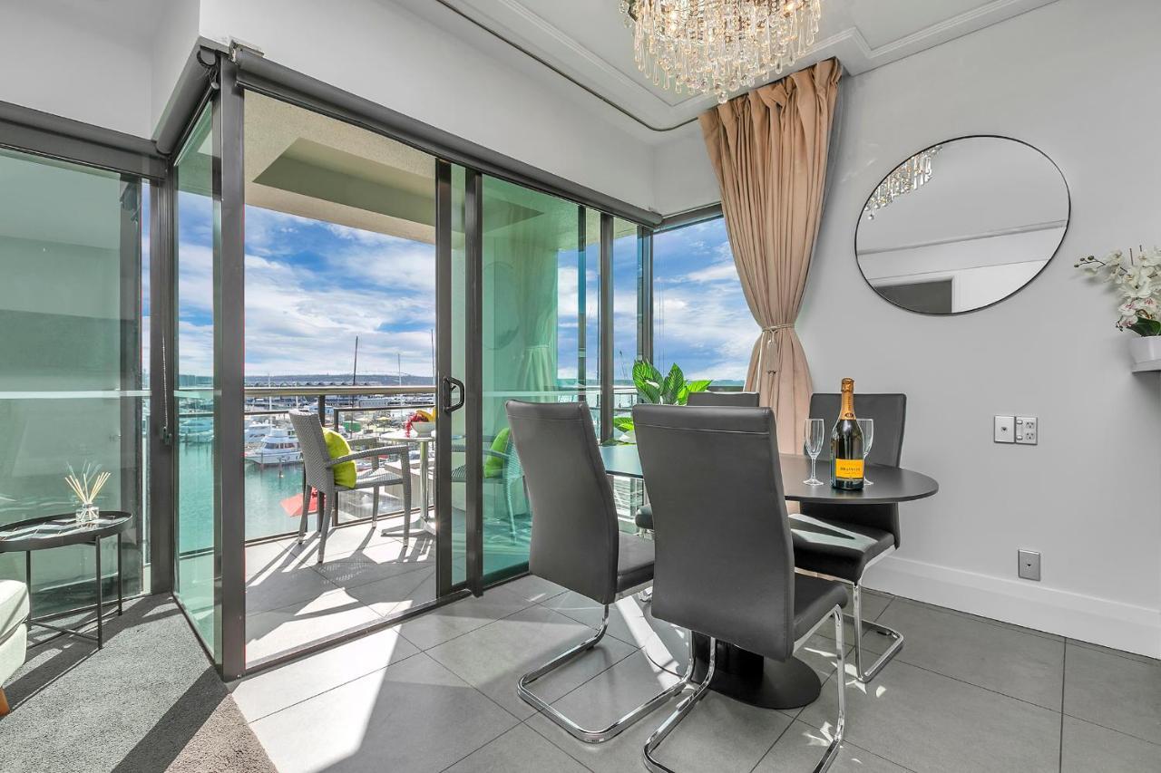 Bachelor's Sunset Pad Apartment Auckland