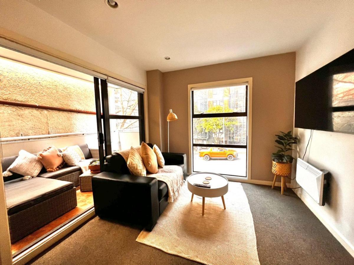 In Cbd Apartment