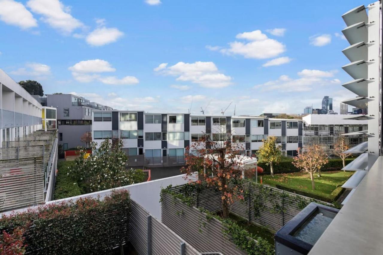 Scape Hideaway W Carpark, Spa, Pool And Gym