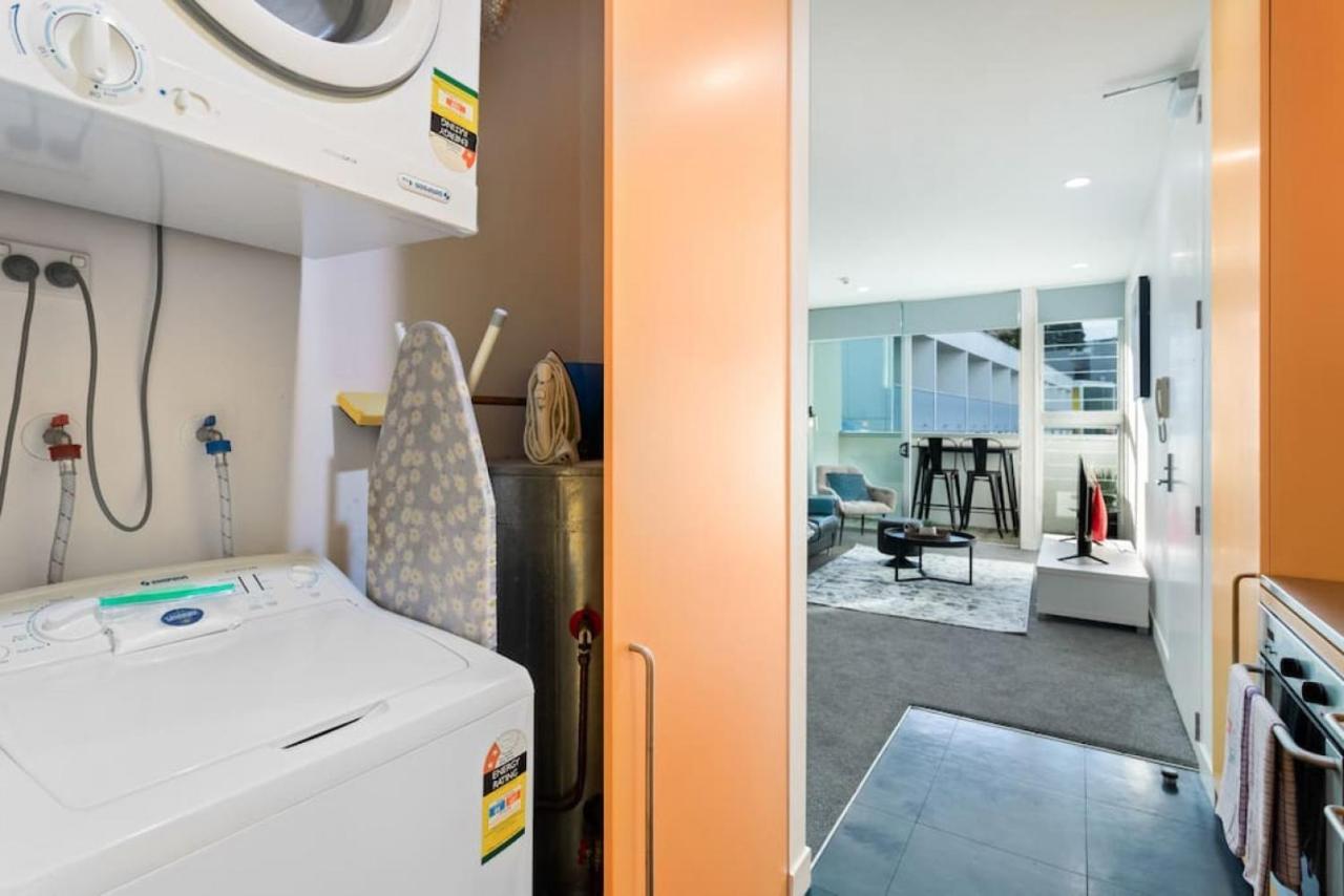 Scape Hideaway W Carpark, Spa, Pool And Gym Apartment
