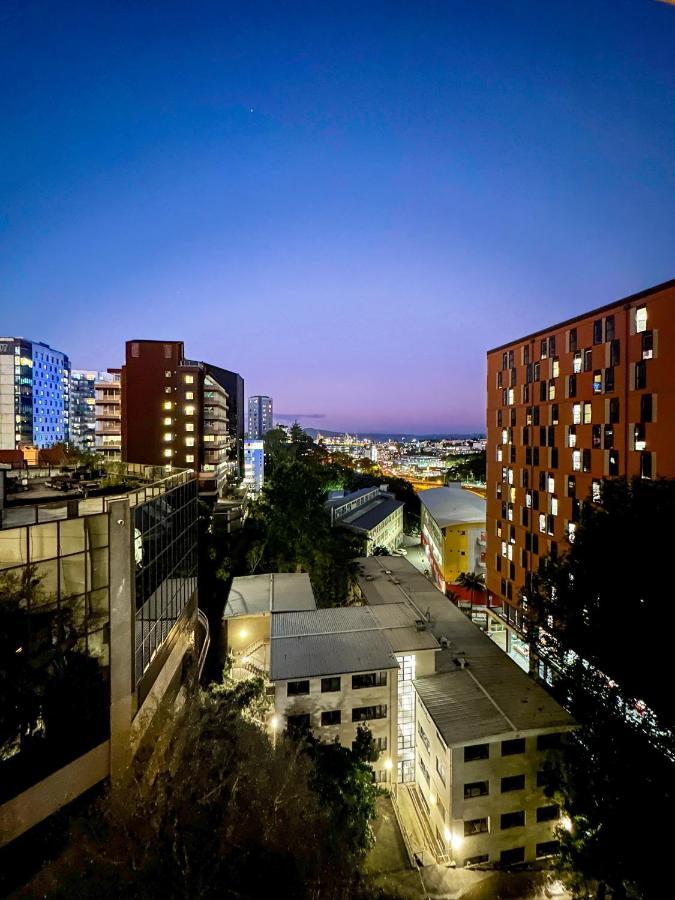 Apartment Whitaker Wish- Spacious, Based With Carpark *