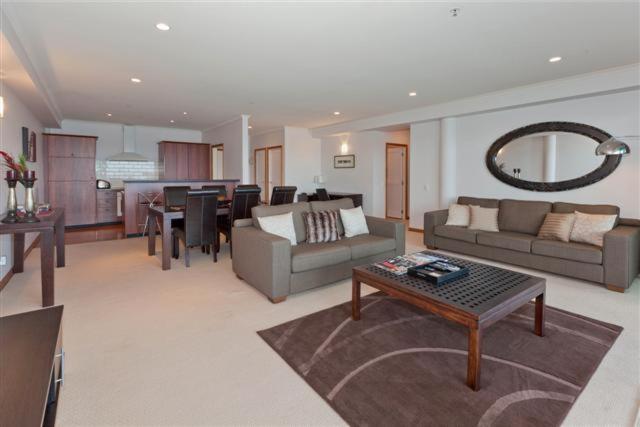 Qv Absolute Waterfront Apartment