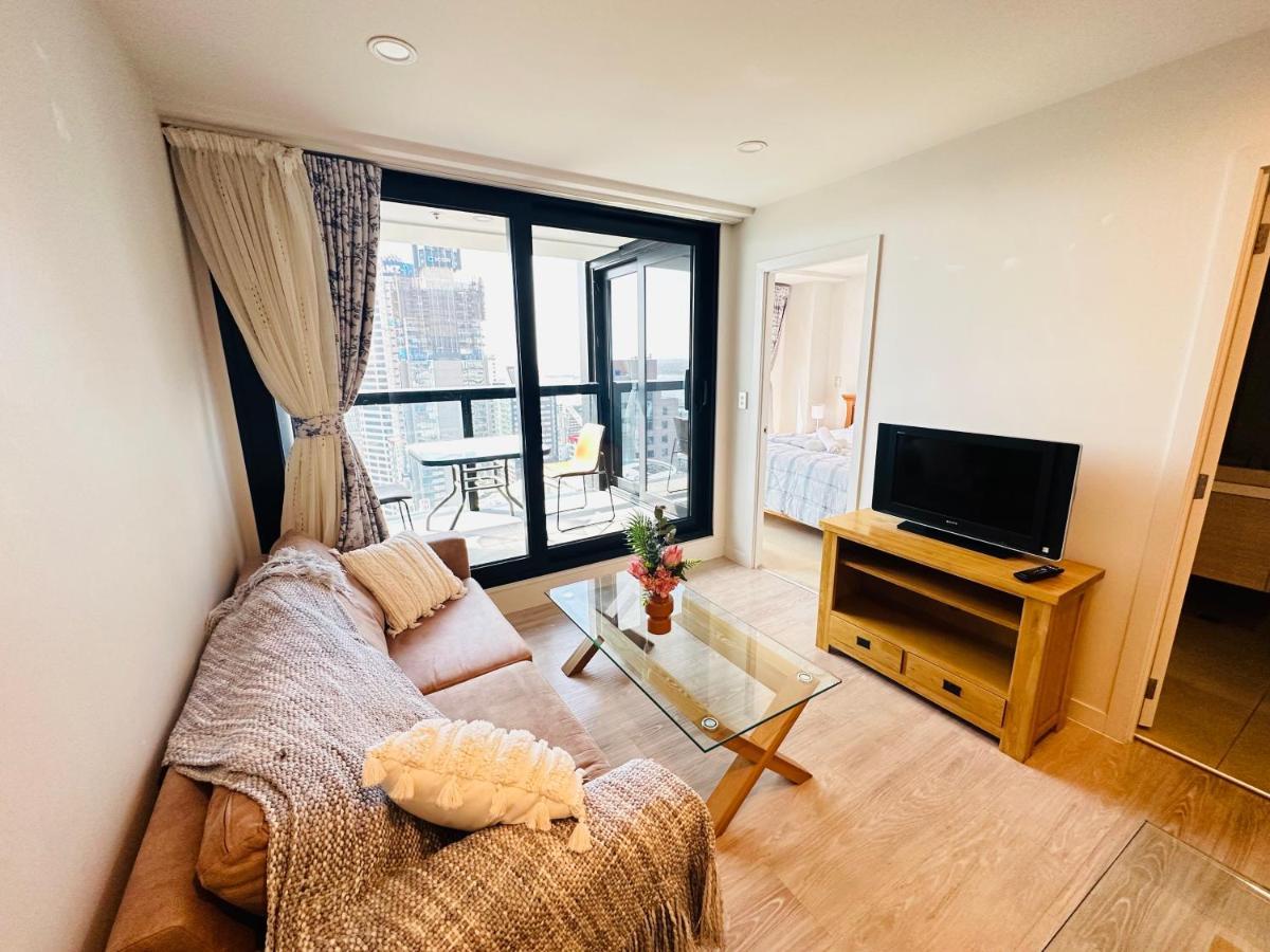 Spacious Magnificent Sea Views Front Of Sky Tower Apartment Auckland