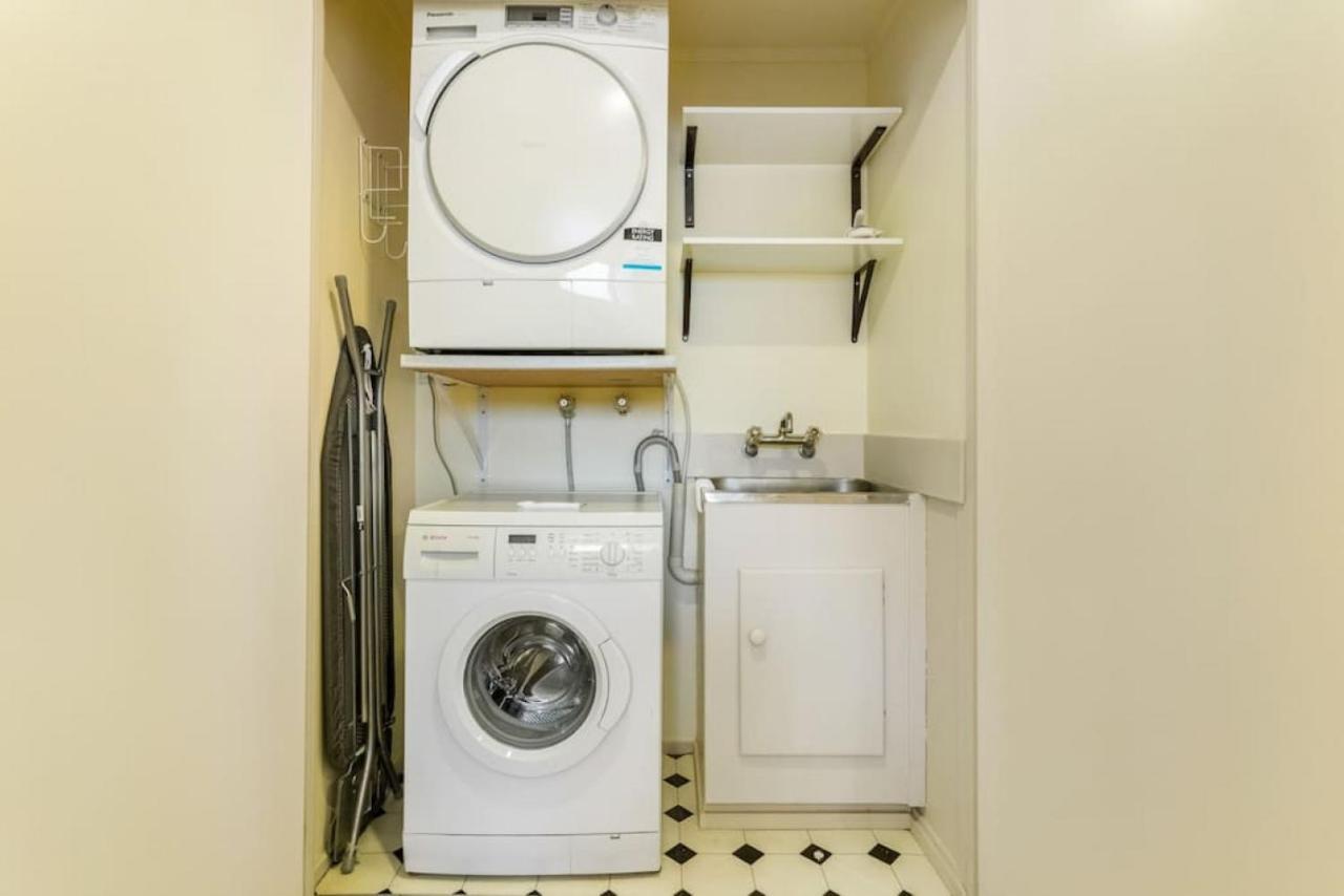Coastal Retreat Unit Close To Holiday home *