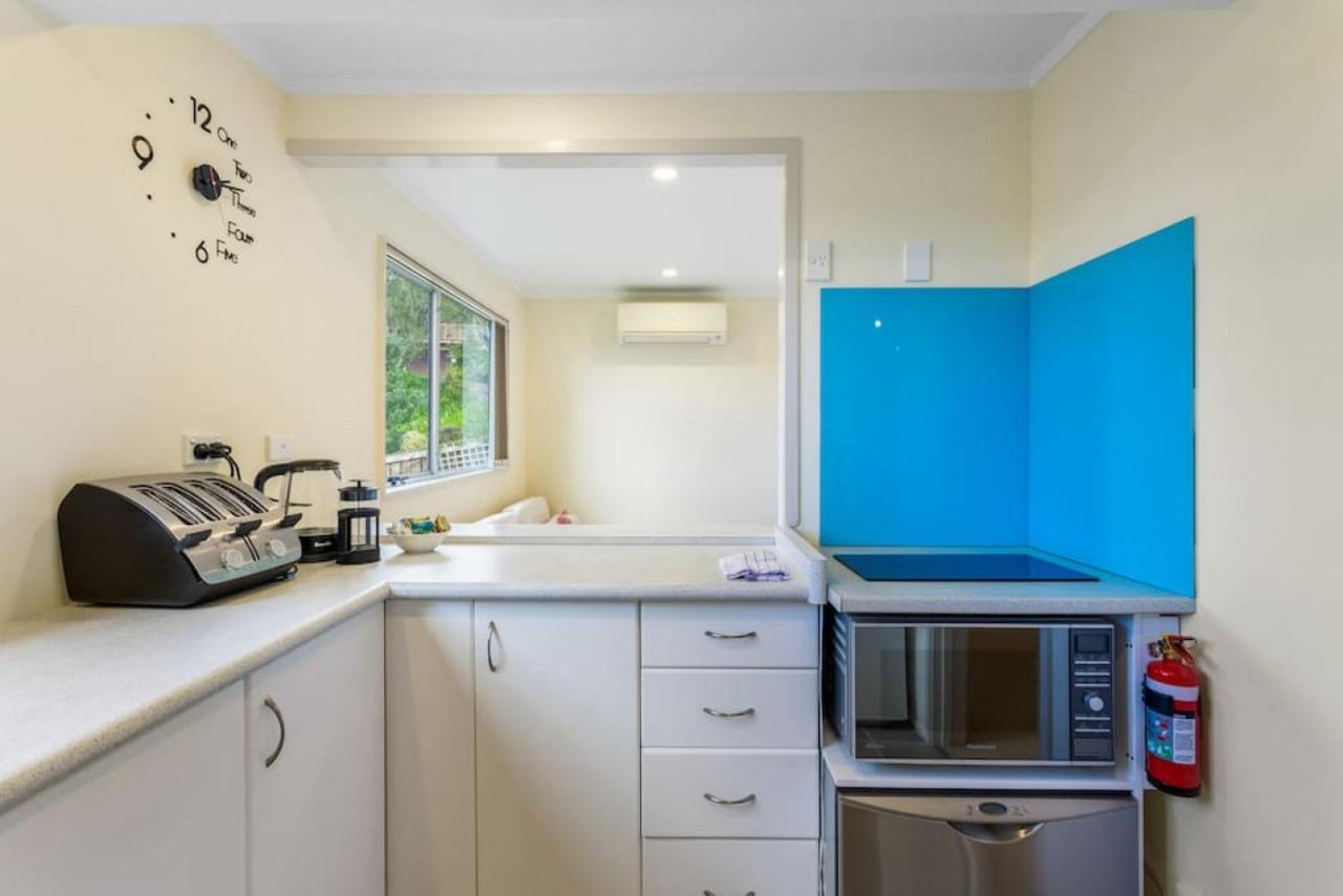 Coastal Retreat Unit Close To Holiday home