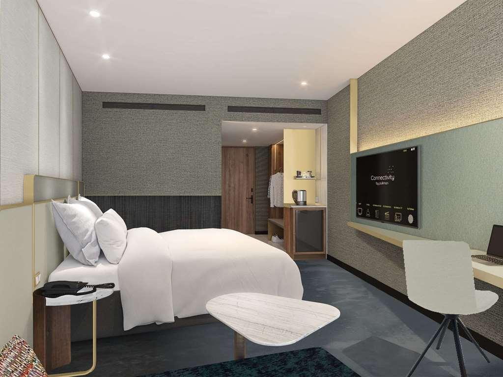Pullman Airport Hotel *